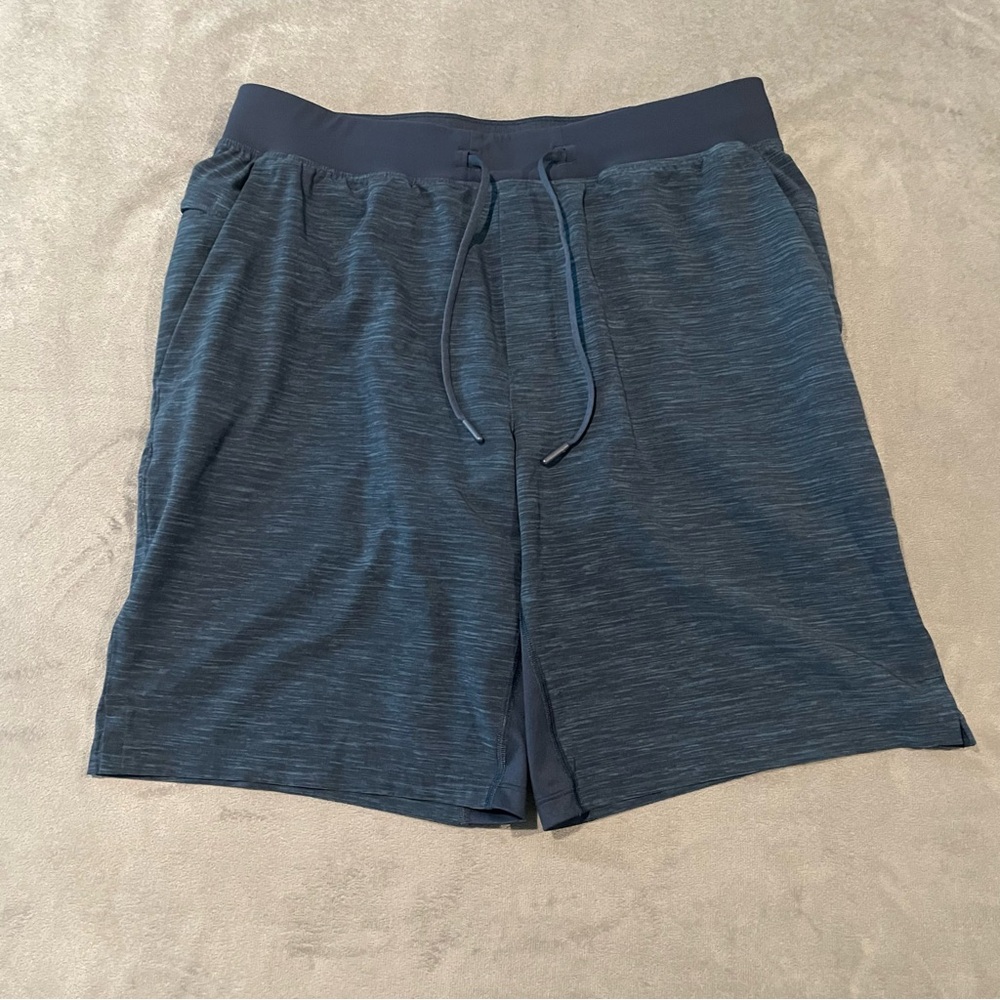 Lululemon Shorts Mens Large Blue THE Short Lined Lightweight Stretch Activewear
